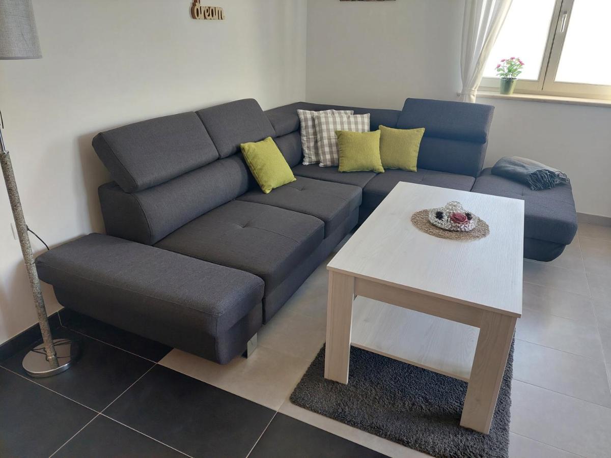 Gavza Sky View Apartment Cres Exterior photo