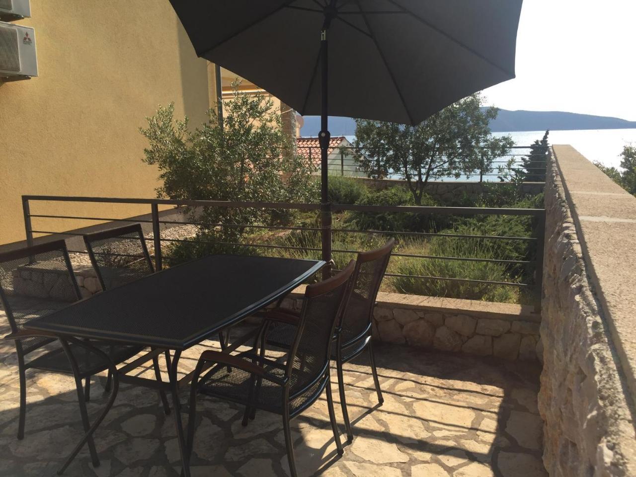 Gavza Sky View Apartment Cres Exterior photo